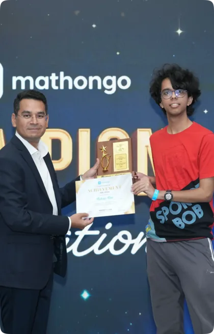 Rohan Rao receiving his MathonGo JEE 2026 felicitation