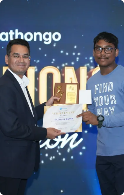 Shivang Gupta receiving his MathonGo JEE 2026 felicitation