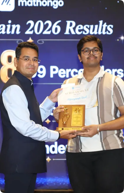Shreyansh Dixit receiving his MathonGo JEE 2026 felicitation